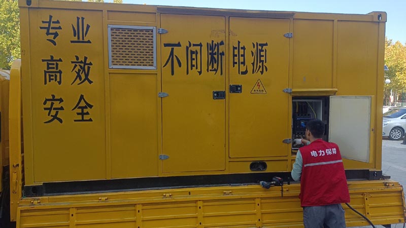 黑山柴油发电机组和UPS电源配合使用时，如何避免切换过程中的电力中断？